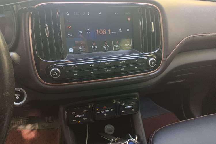 Used AION Trumpchi GE3 2018 530 Internet Enjoyment Version Audio And AC Panel