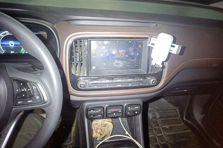 Used AION Trumpchi GE3 2018 530 Internet Enjoyment Version Audio And AC Panel