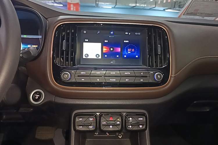 Used AION Trumpchi GE3 2018 530 Internet Enjoyment Version Audio And AC Panel