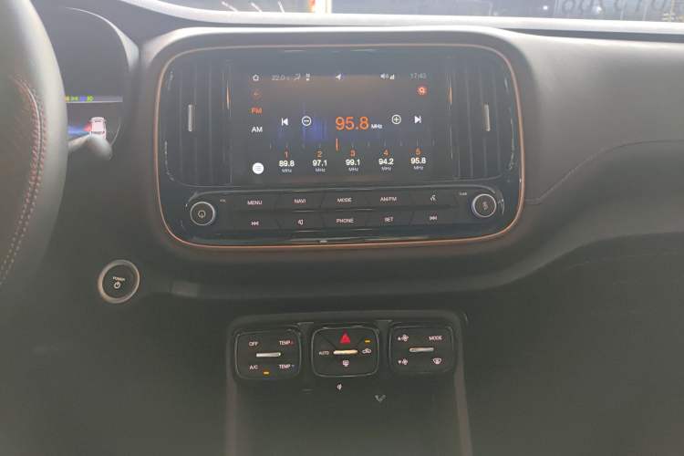 Used AION Trumpchi GE3 2018 530 Internet Enjoyment Version Audio And AC Panel