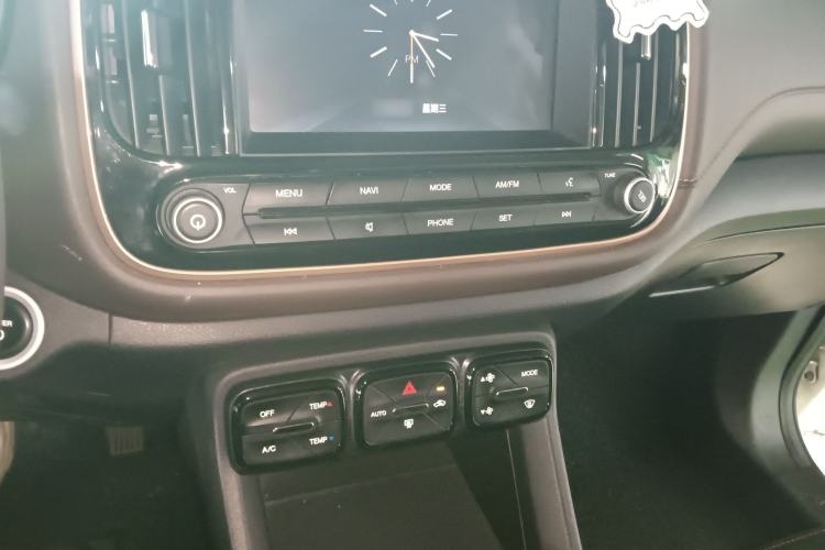 Used AION Trumpchi GE3 2018 530 Internet Enjoyment Version Audio And AC Panel