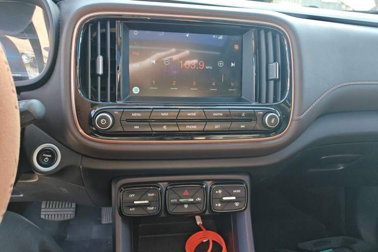 Used AION Trumpchi GE3 2018 530 Internet Enjoyment Version Audio And AC Panel