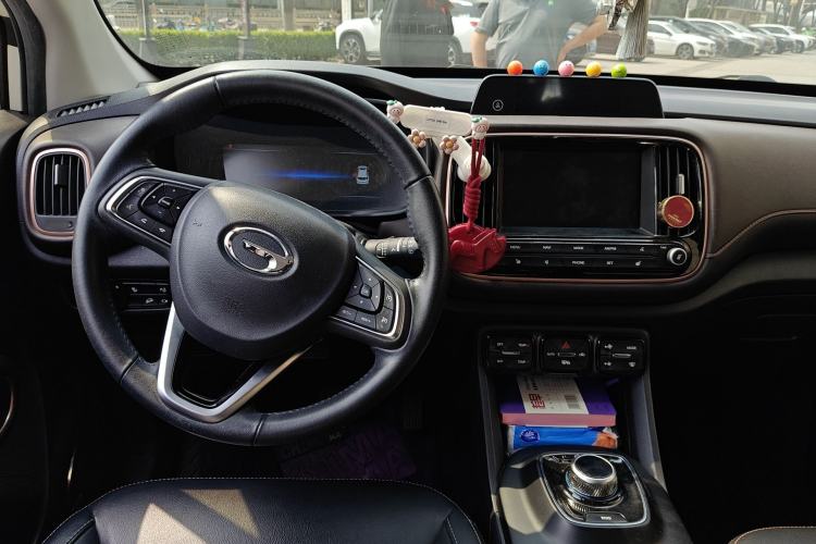 Used AION Trumpchi GE3 2018 530 Internet Premium Edition Center Console