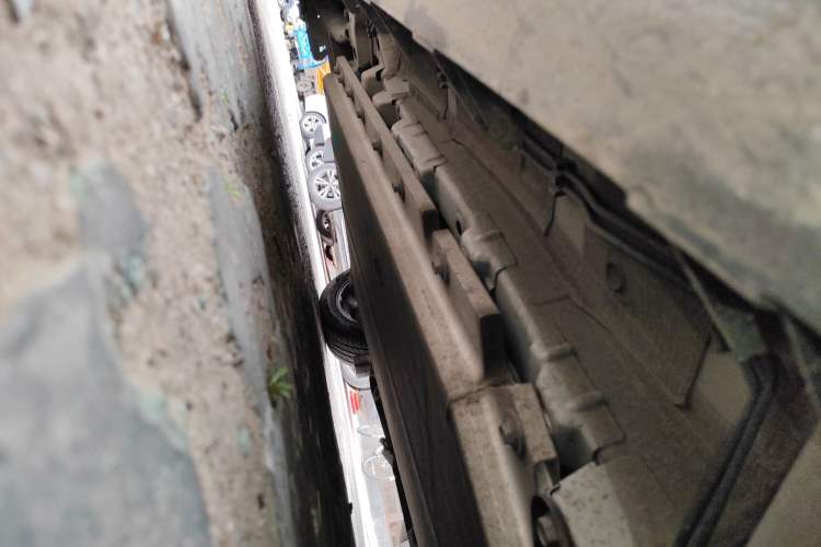 Used AION Trumpchi GE3 2018 530 Internet Premium Edition Chassis Front Right