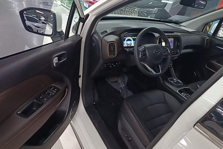 Used AION Trumpchi GE3 2018 530 Internet Enjoyment Version Driver Seat