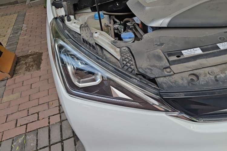 Used AION Trumpchi GE3 2018 530 Internet Enjoyment Version Engine Bay Right
