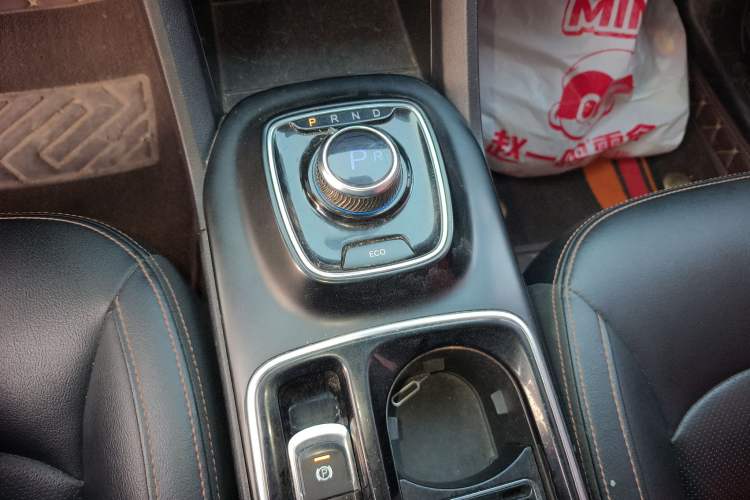 Used AION Trumpchi GE3 2018 530 Internet Enjoyment Version Gear Lever