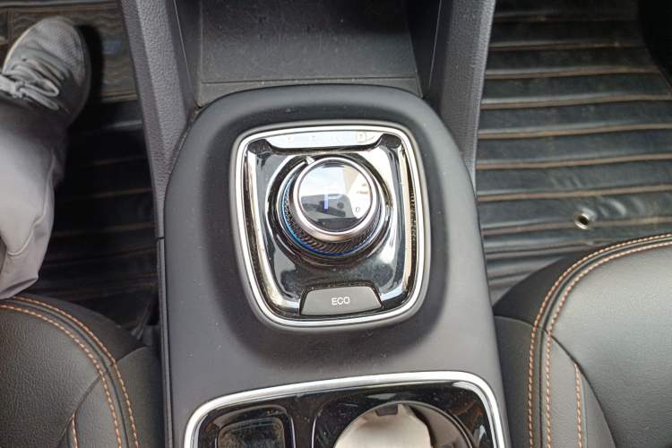 Used AION Trumpchi GE3 2018 530 Internet Enjoyment Version Gear Lever