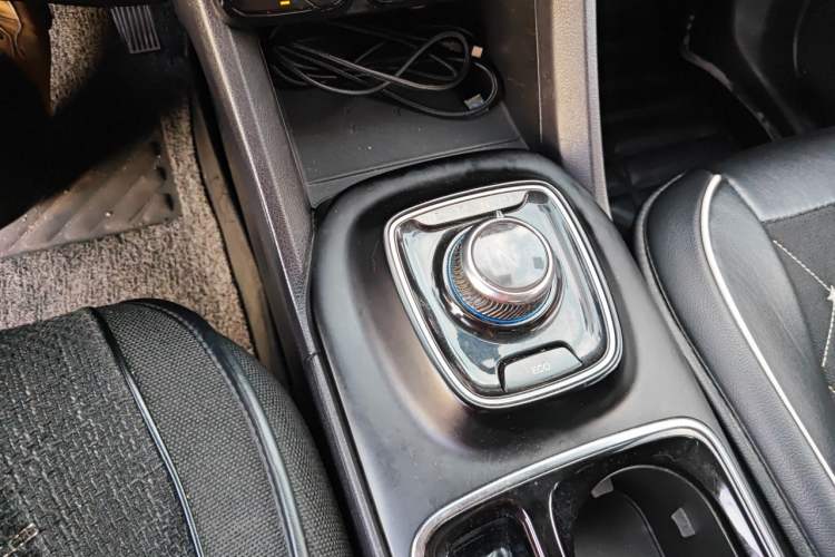 Used AION Trumpchi GE3 2018 530 Internet Enjoyment Version Gear Lever