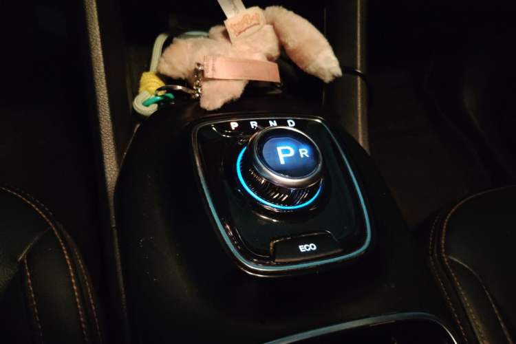 Used AION Trumpchi GE3 2018 530 Internet Premium Edition Gear Lever