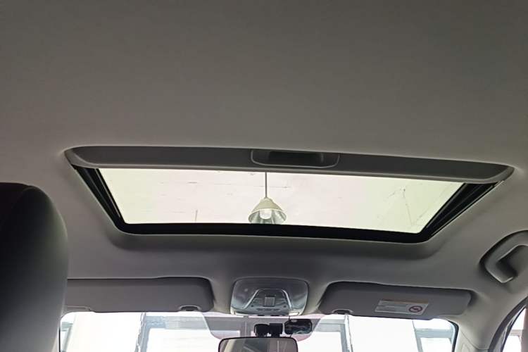 Used AION Trumpchi GE3 2018 530 Internet Enjoyment Version Headliner
