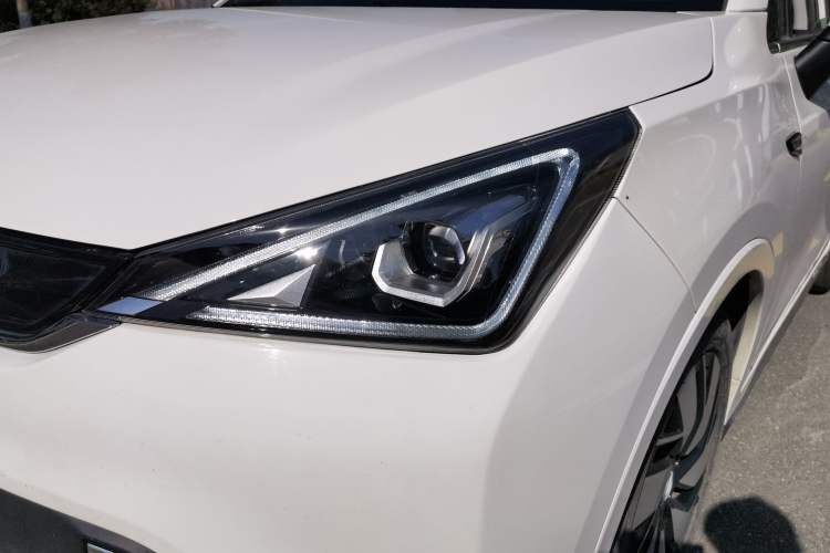 Used AION Trumpchi GE3 2018 530 Internet Enjoyment Version Left Front Headlight