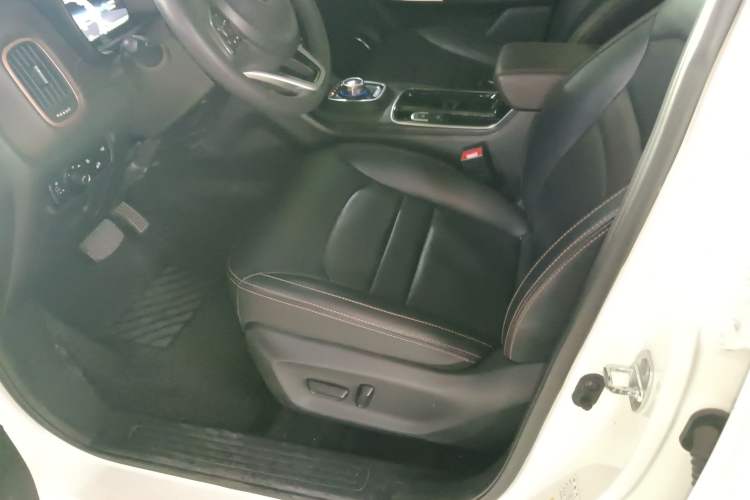 Used AION Trumpchi GE3 2018 530 Internet Enjoyment Version Left Front Seat