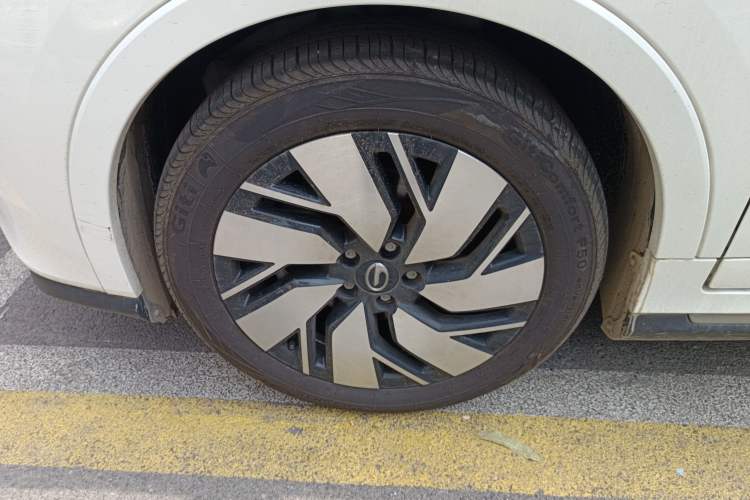 Used AION Trumpchi GE3 2018 530 Internet Enjoyment Version Left Front Wheel Hub