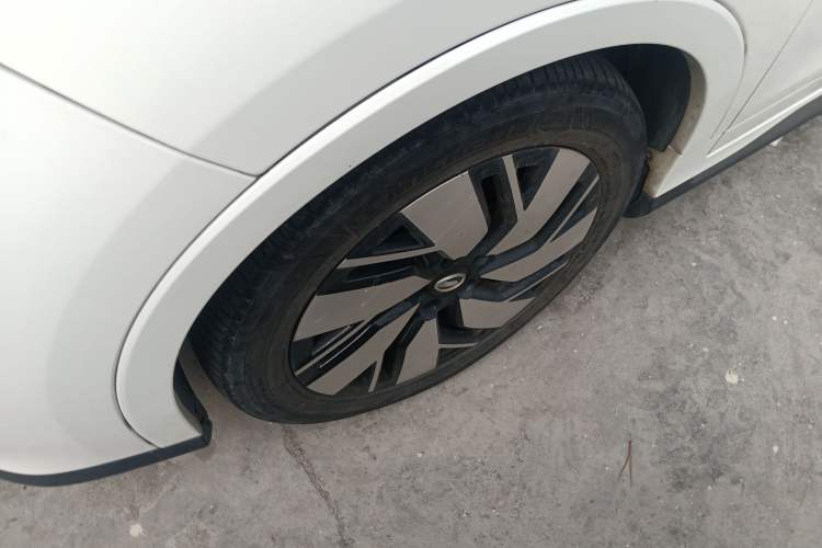 Used AION Trumpchi GE3 2018 530 Internet Enjoyment Version Left Front Wheel Hub