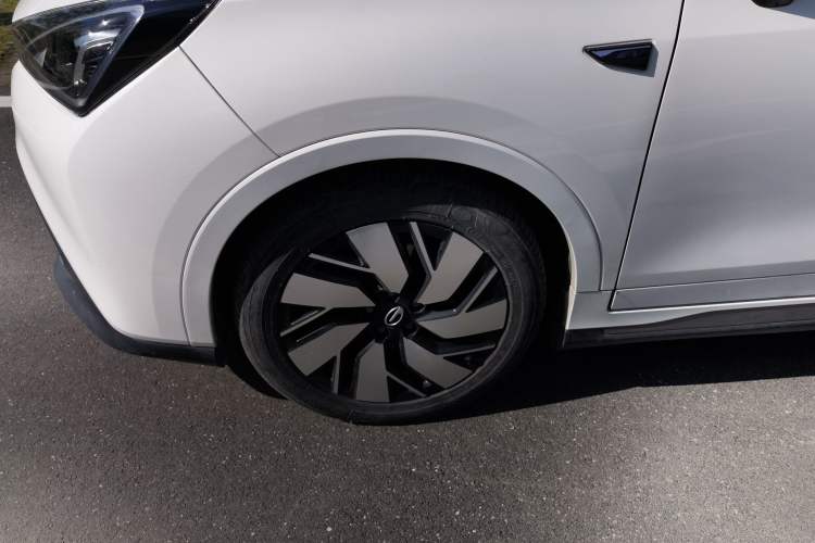 Used AION Trumpchi GE3 2018 530 Internet Enjoyment Version Left Front Wheel Hub