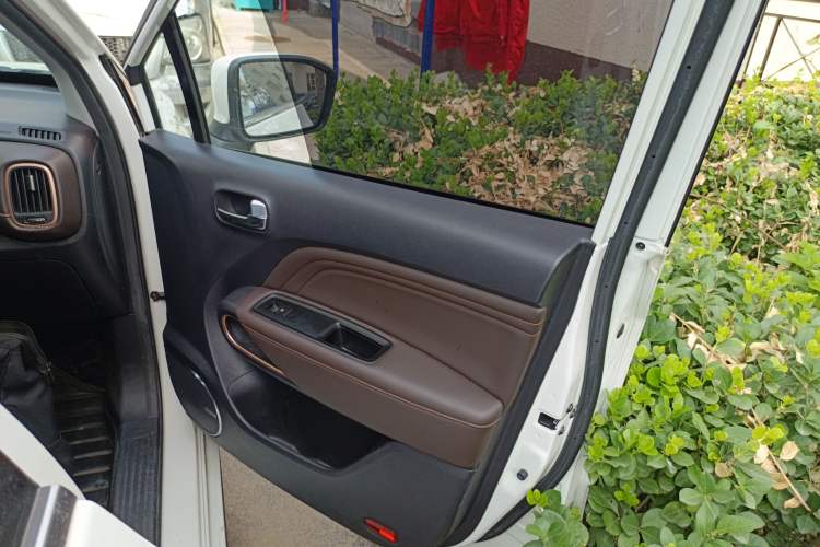 Used AION Trumpchi GE3 2018 530 Internet Enjoyment Version Right Front Door Interior