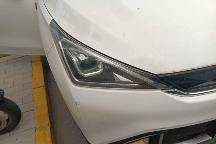 Used AION Trumpchi GE3 2018 530 Internet Enjoyment Version Right Front Headlight