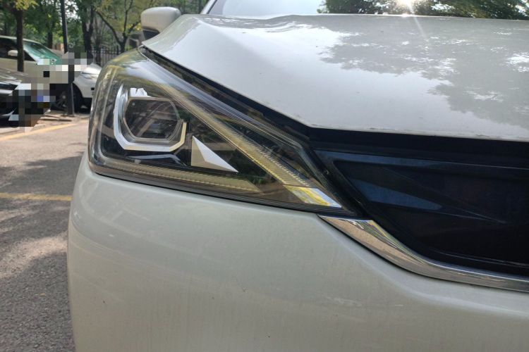 Used AION Trumpchi GE3 2018 530 Internet Enjoyment Version Right Front Headlight