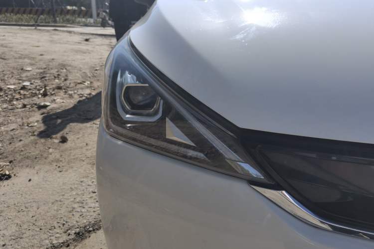 Used AION Trumpchi GE3 2018 530 Internet Enjoyment Version Right Front Headlight
