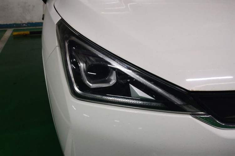 Used AION Trumpchi GE3 2018 530 Internet Premium Edition Right Front Headlight