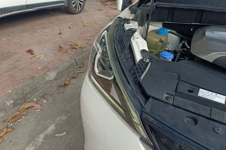 Used AION Trumpchi GE3 2018 530 Internet Enjoyment Version Right Front Headlight