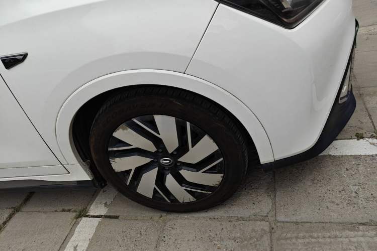 Used AION Trumpchi GE3 2018 530 Internet Enjoyment Version Right Front Wheel Hub