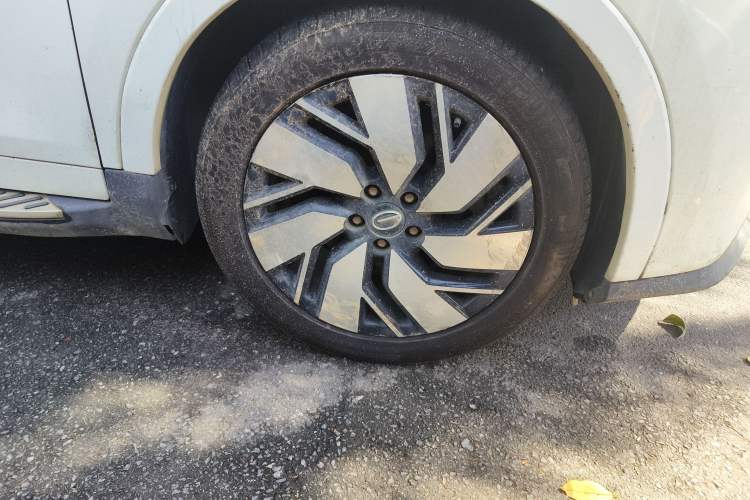 Used AION Trumpchi GE3 2018 530 Internet Premium Edition Right Front Wheel Hub