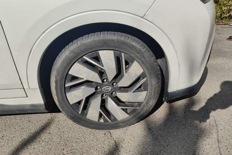 Used AION Trumpchi GE3 2018 530 Internet Enjoyment Version Right Front Wheel Hub