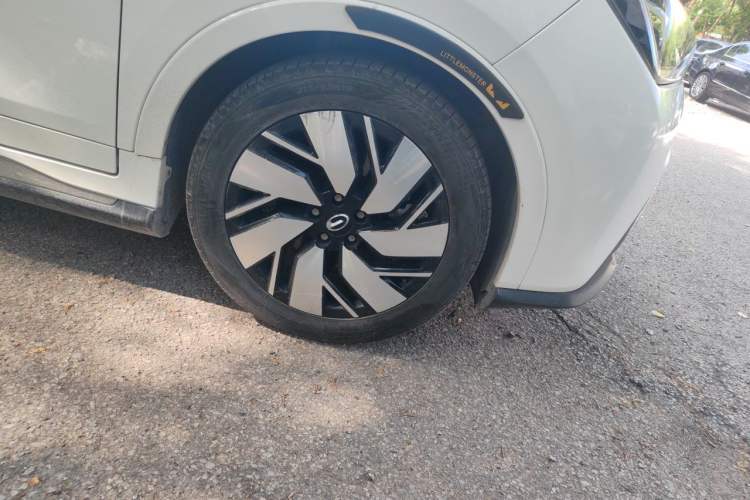 Used AION Trumpchi GE3 2018 530 Internet Enjoyment Version Right Front Wheel Hub