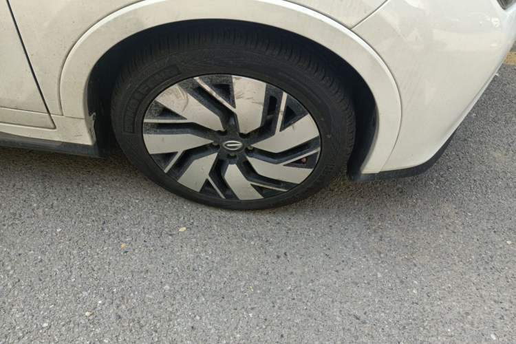 Used AION Trumpchi GE3 2018 530 Internet Enjoyment Version Right Front Wheel Hub