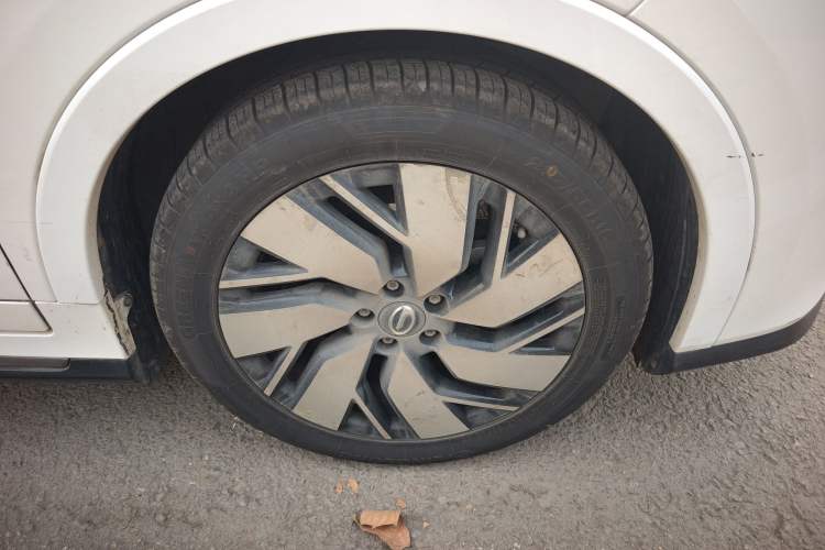 Used AION Trumpchi GE3 2018 530 Internet Enjoyment Version Right Front Wheel Hub