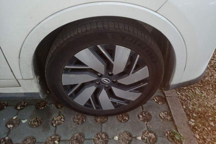 Used AION Trumpchi GE3 2018 530 Internet Enjoyment Version Right Front Wheel Hub