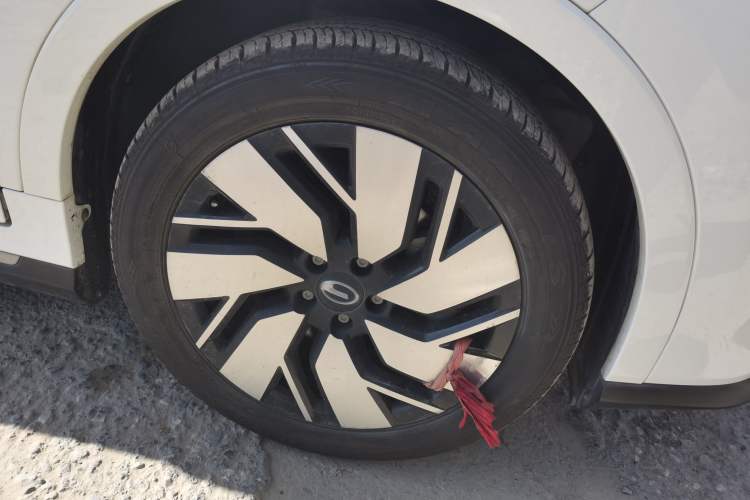 Used AION Trumpchi GE3 2018 530 Internet Enjoyment Version Right Front Wheel Hub