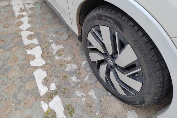 Used AION Trumpchi GE3 2018 530 Internet Premium Edition Right Front Wheel Hub