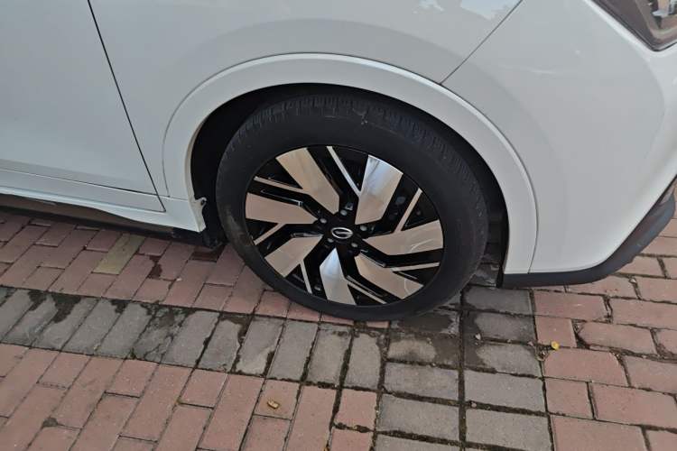 Used AION Trumpchi GE3 2018 530 Internet Enjoyment Version Right Front Wheel Hub