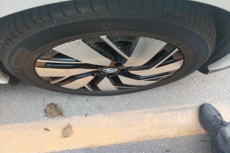 Used AION Trumpchi GE3 2018 530 Internet Enjoyment Version Right Front Wheel Hub