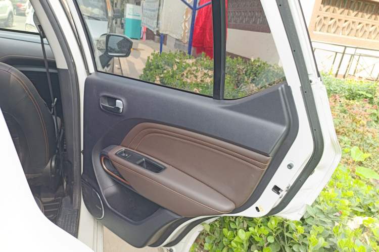 Used AION Trumpchi GE3 2018 530 Internet Enjoyment Version Right Rear Door Interior