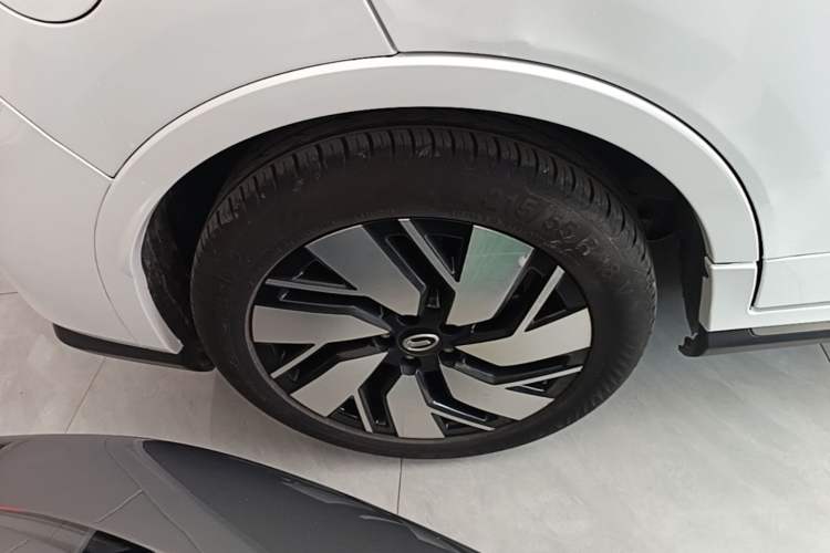Used AION Trumpchi GE3 2018 530 Internet Enjoyment Version Right Rear Wheel Hub