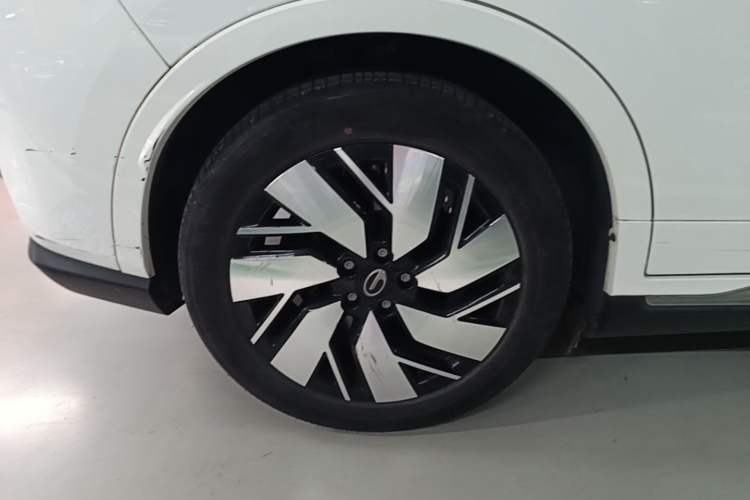 Used AION Trumpchi GE3 2018 530 Internet Enjoyment Version Right Rear Wheel Hub