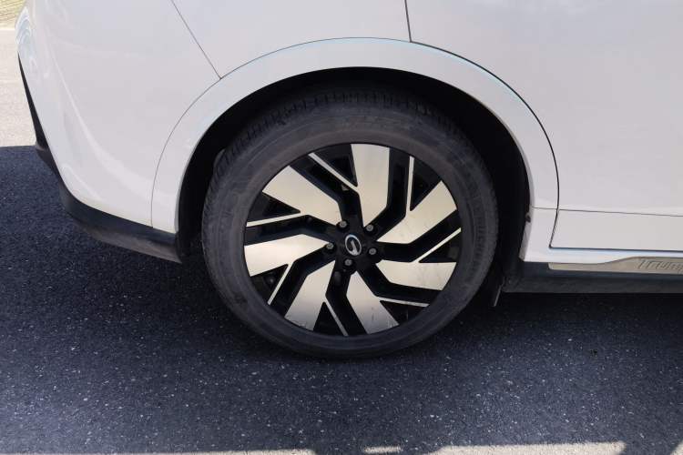 Used AION Trumpchi GE3 2018 530 Internet Enjoyment Version Right Rear Wheel Hub