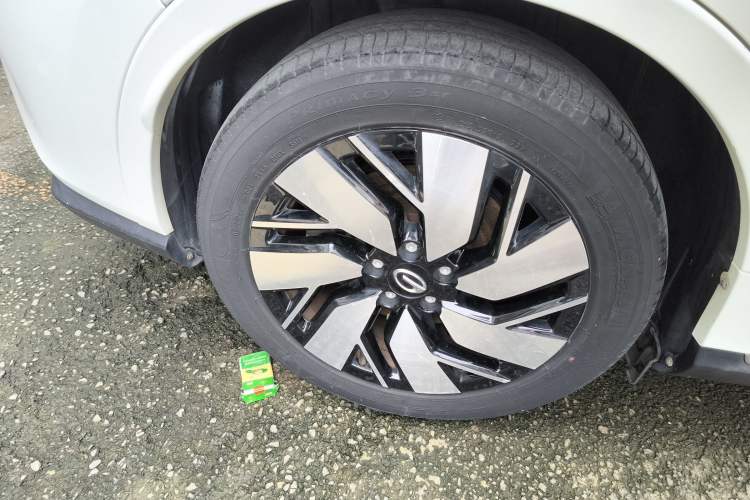 Used AION Trumpchi GE3 2018 530 Internet Enjoyment Version Right Rear Wheel Hub