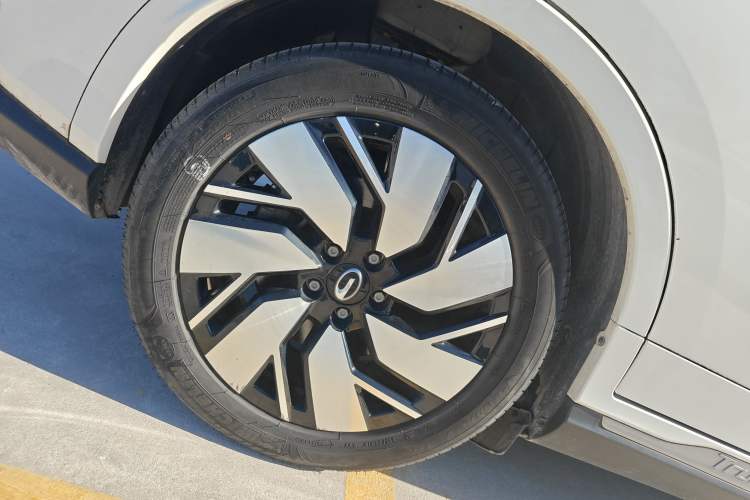 Used AION Trumpchi GE3 2018 530 Internet Enjoyment Version Right Rear Wheel Hub