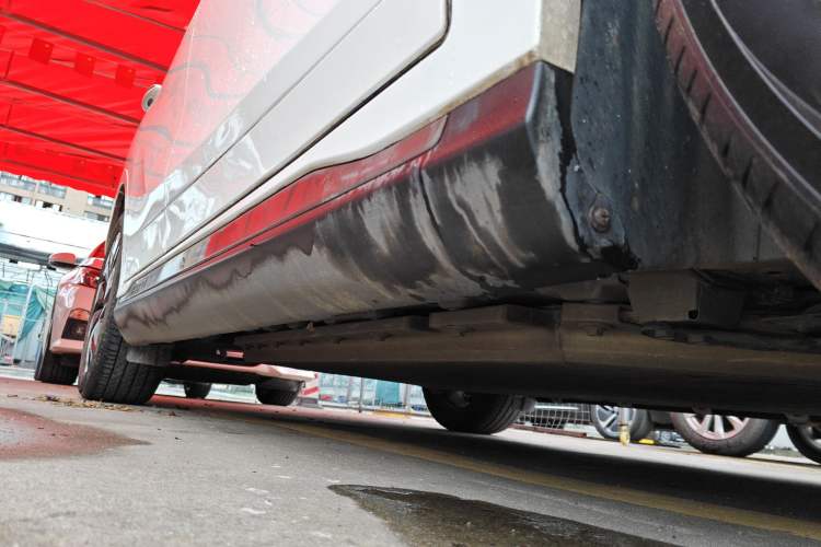 Used AION Trumpchi GE3 2018 530 Internet Enjoyment Version Right Side Sill