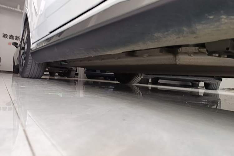 Used AION Trumpchi GE3 2018 530 Internet Enjoyment Version Right Side Sill