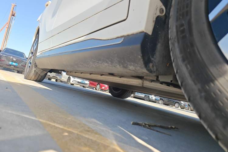Used AION Trumpchi GE3 2018 530 Internet Enjoyment Version Right Side Sill