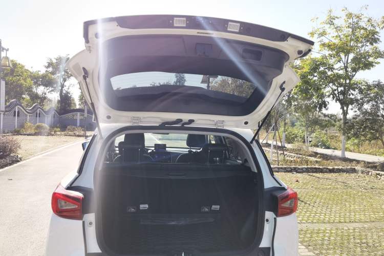 Used AION Trumpchi GE3 2018 530 Internet Enjoyment Version Trunk