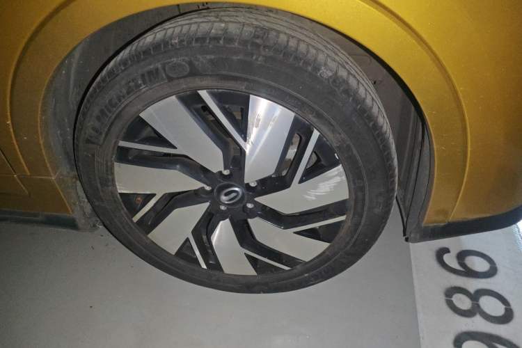 Used AION Trumpchi GE3 2018 530 Internet Enjoyment Version Right Front Wheel Hub