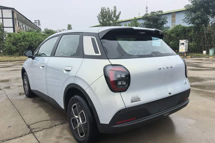 Used AION UT 2025 330 Starlight Edition Exterior 4