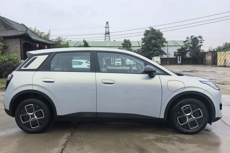 Used AION UT 2025 330 Starlight Edition Exterior 7